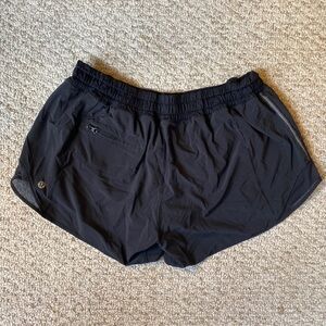 lulu lemon black hottie hot shorts